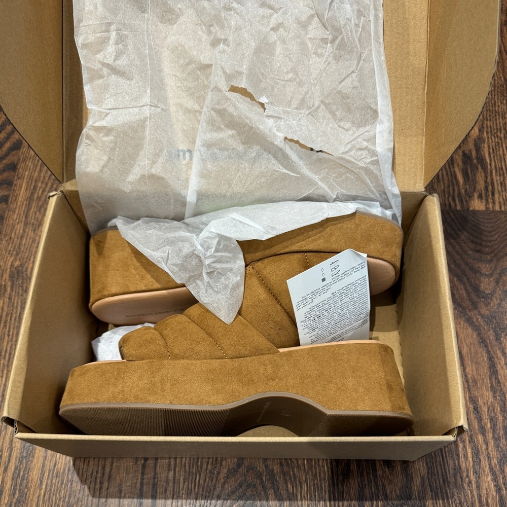 Amazon Essentials Women’s Brown Suede Platform Slide Sandal